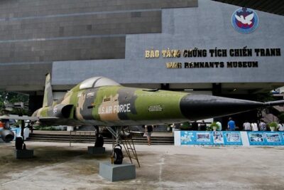 1-Day Ho Chi Minh City & Cu Chi Tunnels-Deluxe Group Of 10 Max - Morning in Ho Chi Minh City: colonial buildings, a war museum, and photo stops