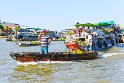 3 Days Mekong Delta Tours from Ho Chi Minh to Phnompenh - Ben Tre Ferry Time and the Market Energy on the Tien River