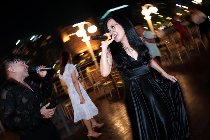 Ben Thanh Princess Luxurious Dining Cruise in Ho Chi Minh City - Live Music or a Magic Show: Choosing the Right Energy