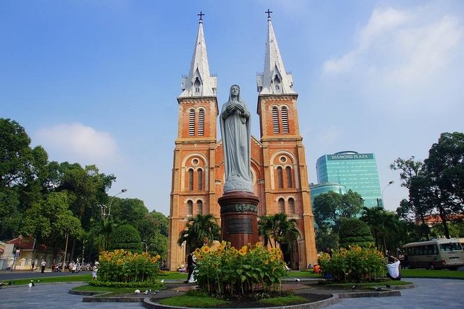 Best Options for Private Ho Chi Minh City Shore Excursions - Entering District 1: Notre Dame, Central Post Office, Opera House, and the Colonial Core