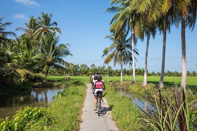Bike And Boat Mekong Delta Cycling Tour - Bike fitting and coffee first: how the start keeps you relaxed