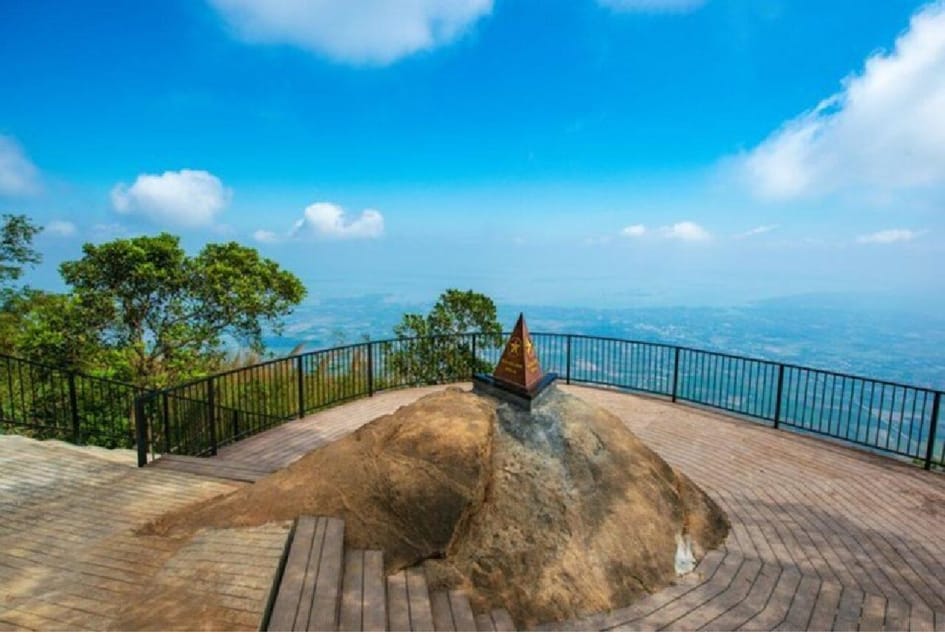 Black Virgin Moutain, Cu chi tunnels & Cao dai temple 1 day - Should you book this Black Virgin Mountain, Cao Đài, and Củ Chi tour?