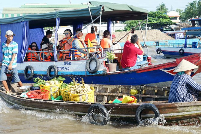 Can Tho Floating Market Combine With Mekong Delta 01 Day-Daily - The day starts early because the Mekong trades early
