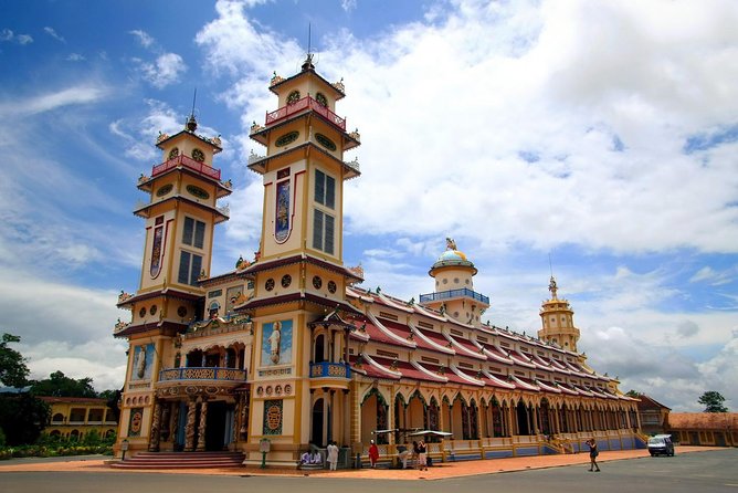 Chu Chi Tunnel With Cao Dai Temple Tour From Ho Chi Minh - The tour experience: what the guide likely focuses on