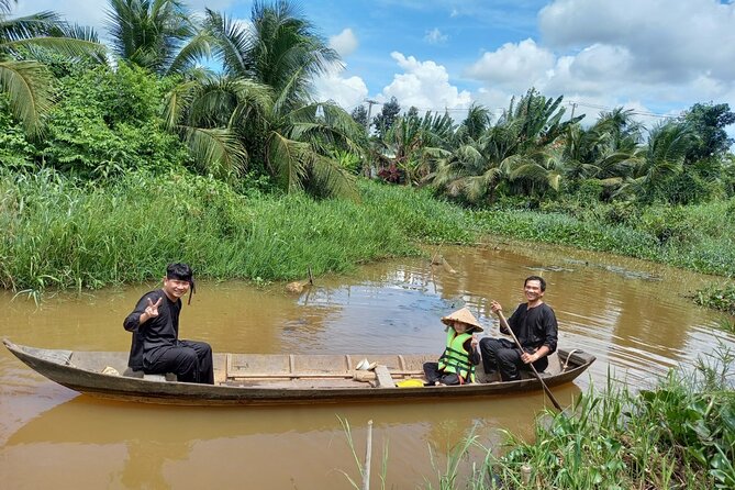 Cu chi Tunnel & Mekong Delta Full Day BBQ Lunch Lux Group 10 pax - Coconut Candy Factory and the Taste of Everyday Mekong Craft