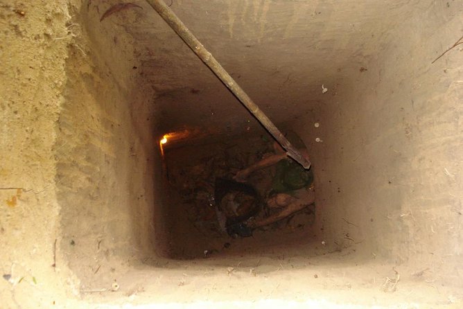 Cu Chi Tunnels and Cao Dai Temple private tour full day - Lunch at a local restaurant: keep your energy steady