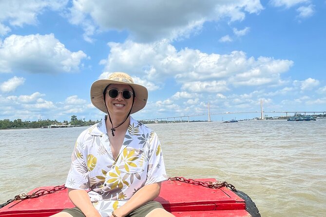 Deluxe Mekong Delta Tour to Floating Market 2 Days 1 Night Trip - Vinh Trang Pagoda: A Color-Mix Welcome Before the Water