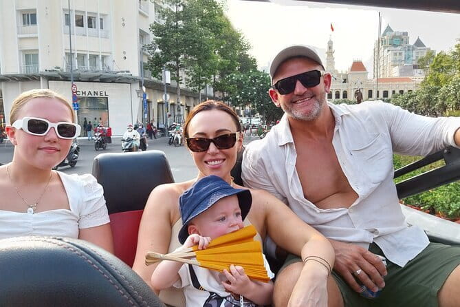 Explore HCMC by US Army Jeep: History & Food - Reunification Palace and Central Post Office: the political story starter