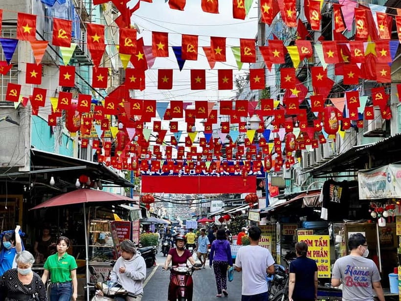 Free E-Sim Saigon Hidden Gems Tour with Local Guide - Ho Thi Ky Flower Market: color, youth hangouts, and local rhythms