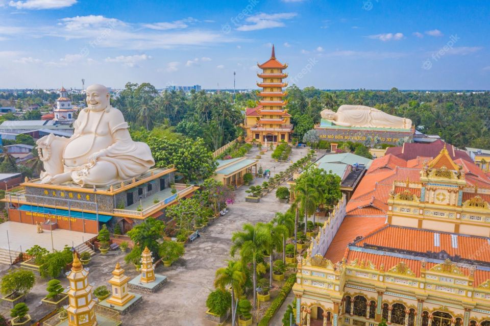 From Ho Chi Minh: Explore Mekong Delta & Vinh Trang Pagoda - Mekong River boat ride: fishing ports, waves, and the crowd reality