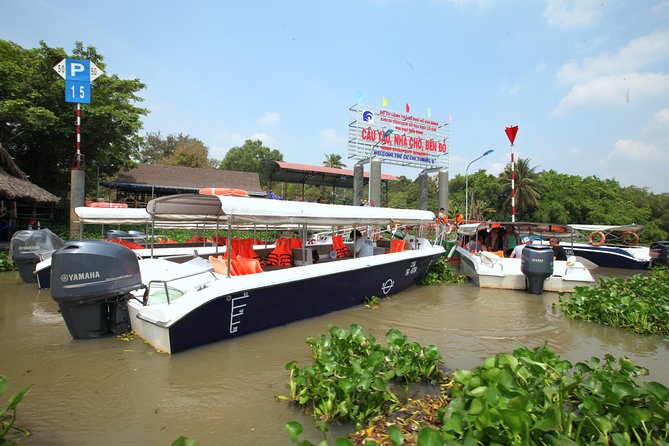 Full-Day Tour in the Cu Chi Tunnels with a Luxury Speed Boat - Cu Chi Tunnels with a 3D film, secret entrances, and an actual crawl