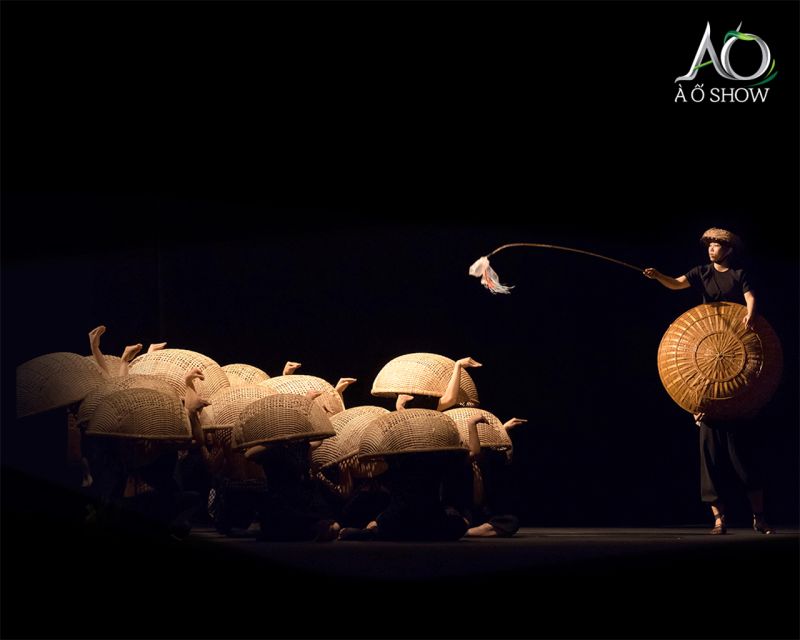 Ho Chi Minh: A O Show Bamboo Circus at Saigon Opera House - The Live Music: Folk Instruments Right in the Moment