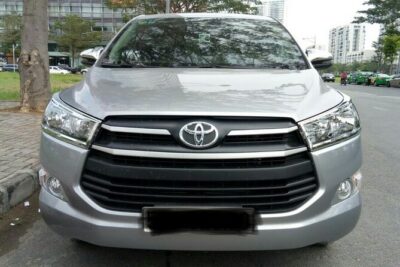HO CHI MINH AIRPORT: CAR 7s PICK UP <-> HOTEL (one way transfer) - Where you meet your driver (this is the real make-or-break)