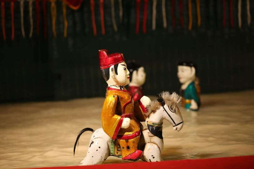 Ho Chi Minh: Authentic Vietnamese Dinner & Water Puppet Show - Key Things You’ll Notice on This HCMC Night Out