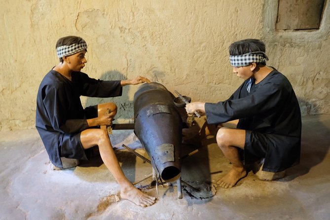 Ho Chi Minh: Best Seller of Cu Chi Tunnel & Mekong Delta Cruise - Mekong Delta by Rowboat and Coconut Island