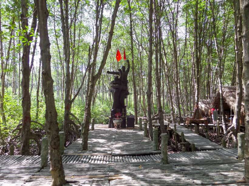 Ho Chi Minh City: Can Gio Eco Escape And Wildlife Discovery - Crocodile swamp and the bat lagoon: wildlife watching with different vibes