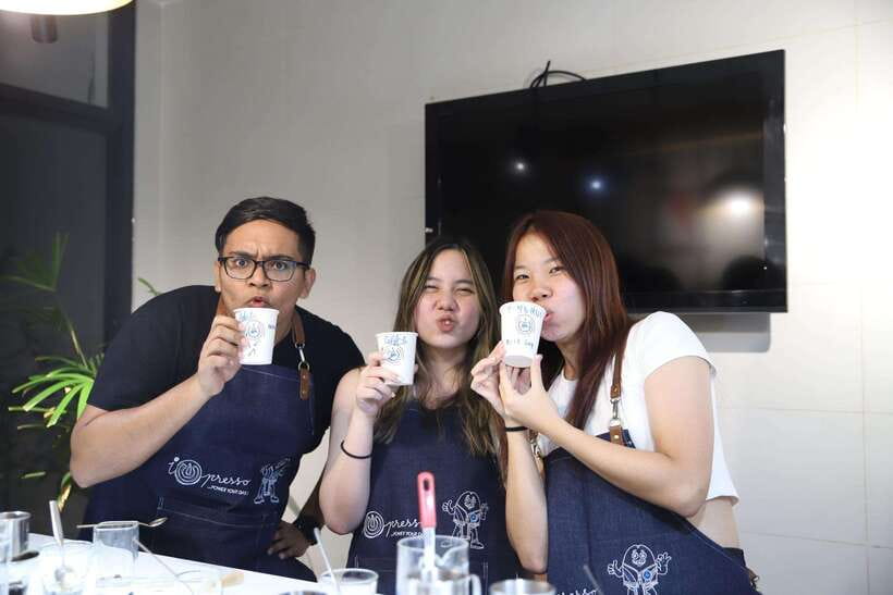 Ho Chi Minh City: Coconut/Eggs Coffee Making Class - Atmosphere and staff: what makes the workshop feel welcoming