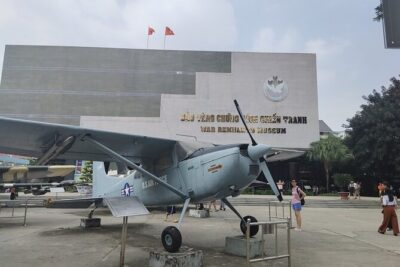 Ho Chi Minh City & Cu Chi Tunnels Full Day Tour - Notre-Dame Cathedral and Saigon Central Post Office: quick, classic, and photo-ready