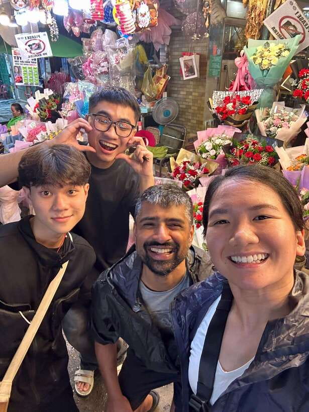 Ho Chi Minh City: Food Tastings & Sightseeings On Scooter - Who this tour suits best (and who should reconsider)