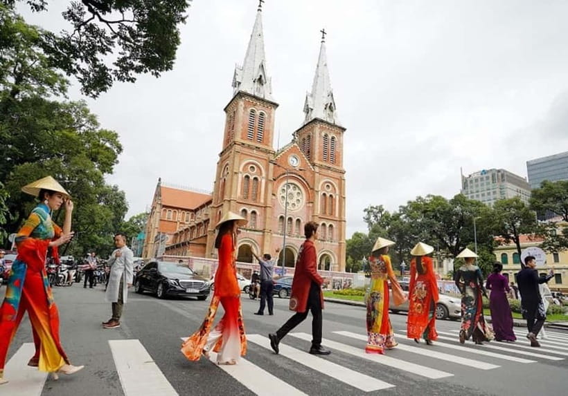 Ho Chi Minh City Highlights: Private or Group Half-Day Tour - Reunification (Independence) Palace: Preserved Rooms and Hidden-Feeling Spaces