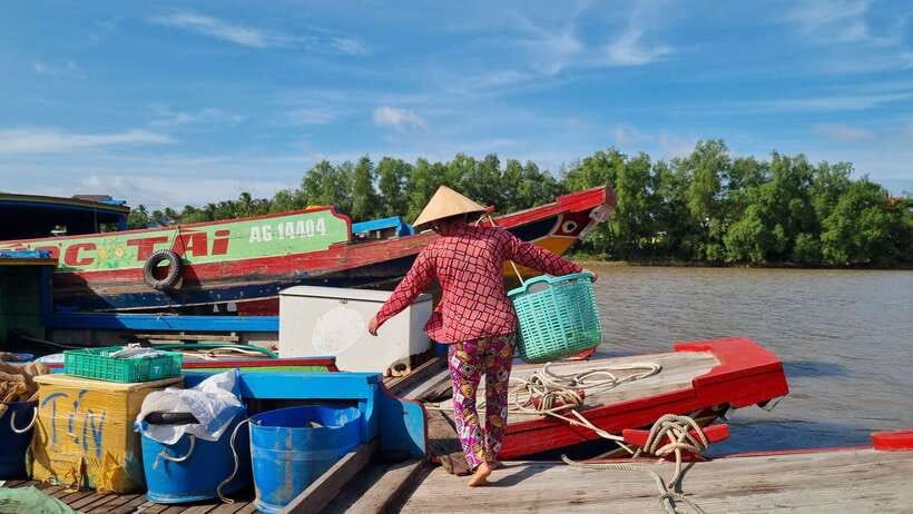 Ho Chi Minh City: Mekong Delta Day Trip with Lunch & Drinks - Coconut tools and flavors: sugarcane juice, coconut candy, and more