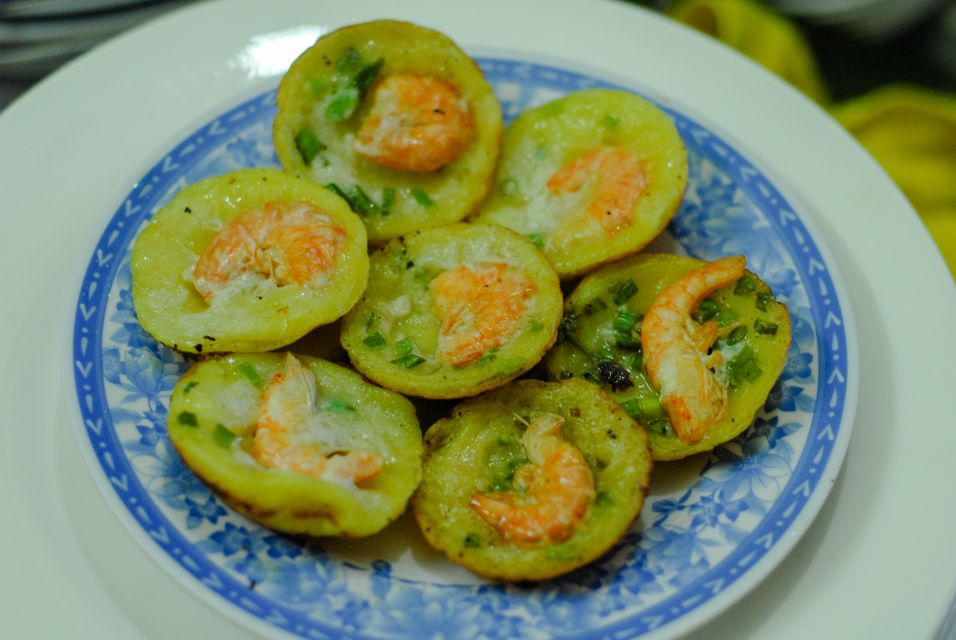 Ho Chi Minh City: Private Street Food Evening Walking Tour - The guide factor: what the best hosts add