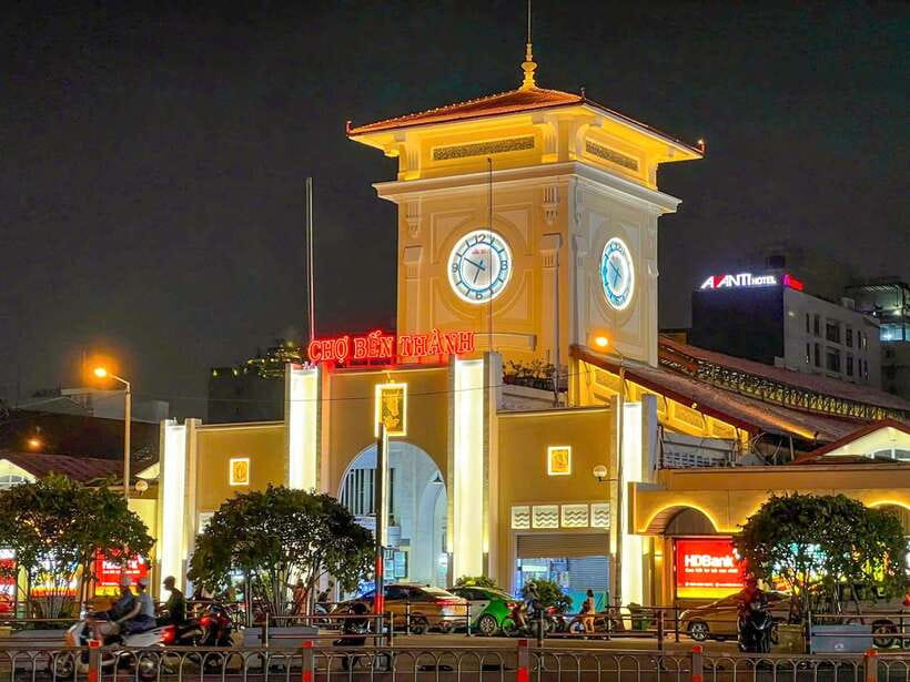 Ho Chi Minh City: Shopping Tour with Local Guide - Nguyen Hue Walking Street: a photo-stop finish with street energy