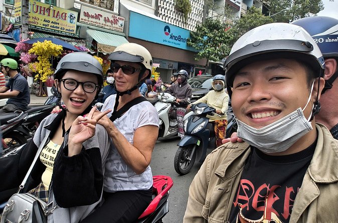 Ho Chi Minh City Sightseeing & Culture Tour By Scooters - Stop-by-stop: Central Post Office to the riverfront at Bến Bạch Dằng