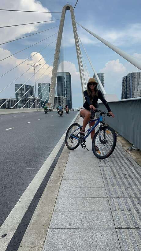 Ho Chi Minh City Sightseeing Cycling Private Tour By Bicycle - Independence Palace and City Hall: where 1975 becomes visible