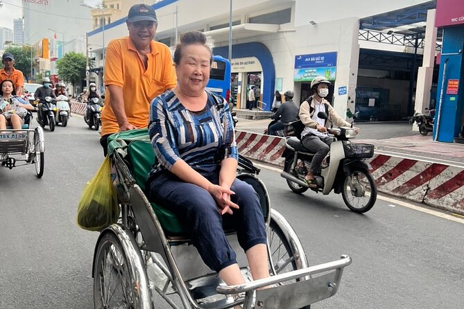 Ho Chi Minh City Sightseeing Panoramic Cyclo Private Tour - Private and English-Led: How Guides Improve the Stops