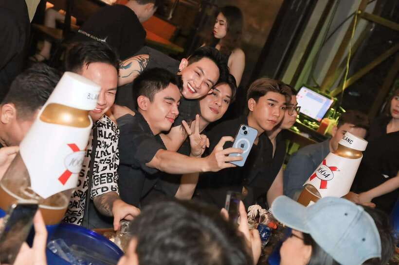 Ho Chi Minh City Street Food Private Tour With Dancing Bar - Key highlights worth your attention