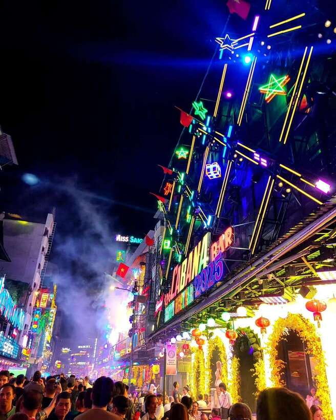 Ho Chi Minh City Street Food Private Tour With Dancing Bar - From Lush to Supper Club: Dancing Without Getting Lost