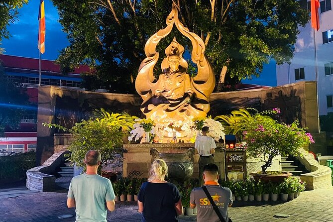 Ho Chi Minh City: Street Food & Sightseeing Tour with Local Guide - Your Guide and Safety Setup: Helmets, Clear English, and Real-World Riding