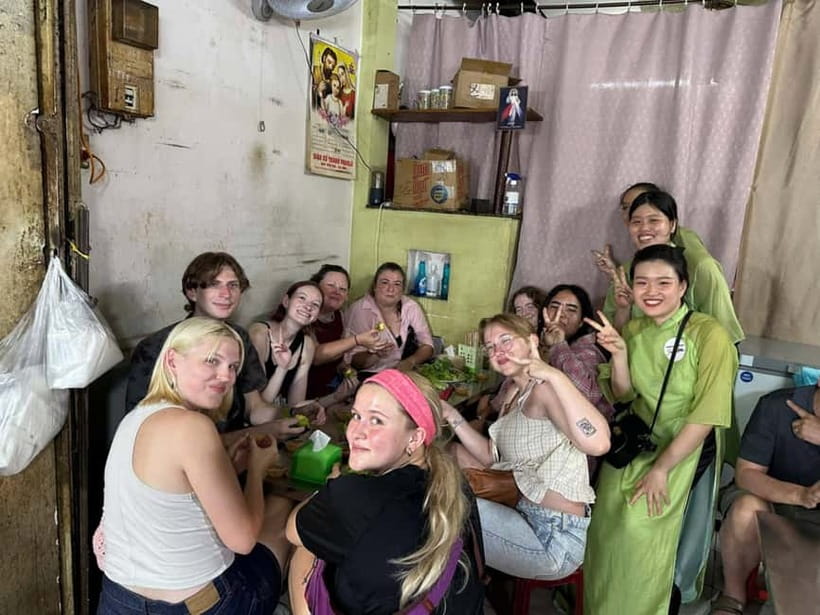 Ho Chi Minh City: Street Food Walking Tour with 12 Tastings - Market visit time: why it’s more than waiting around