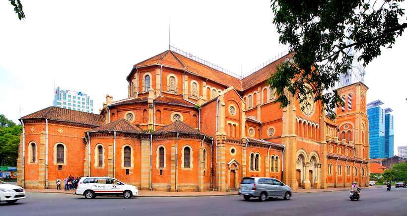 Ho Chi Minh City: Top Sightseeing Saigon Trip & History Tour - Reunification Palace: seeing 1975 through the rooms and layout