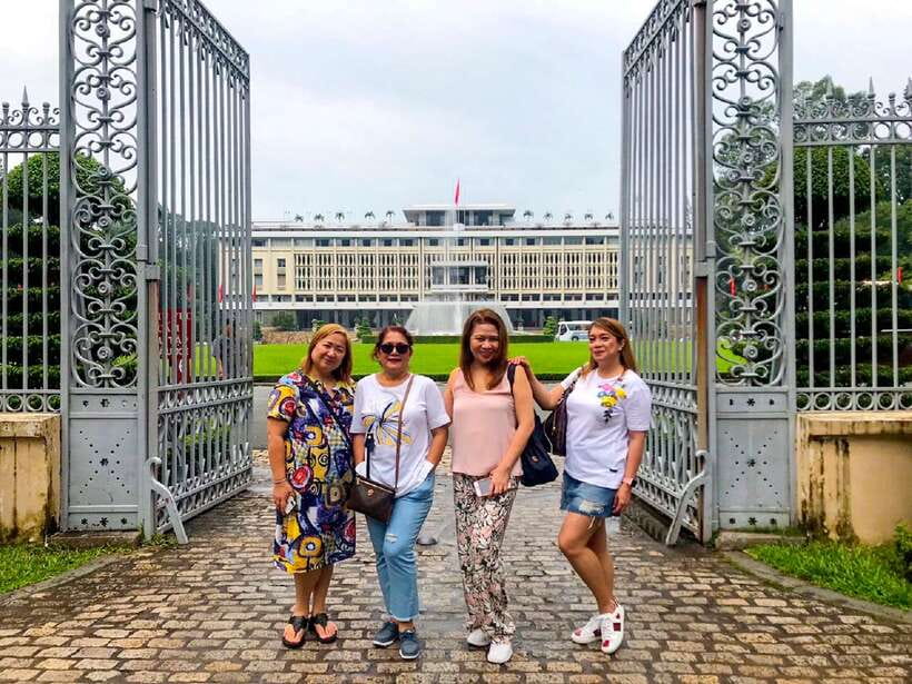 Ho Chi Minh City: Top Sightseeing Saigon Trip & History Tour - French colonial landmarks: Notre Dame Cathedral and the Old Central Post Office