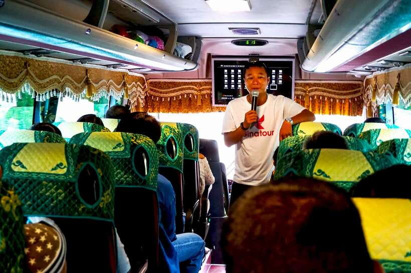 Ho Chi Minh City: Top Sightseeing Saigon Trip & History Tour - Local lunch with a guide: Vietnamese food during the momentum