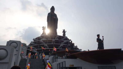 Ho Chi Minh: Cu Chi, Black Lady Mountain, and Cao Dai Tour - Black Virgin Mountain and the Lady Buddha: Cable Car, Cool Weather, and What You’ll See Up Top