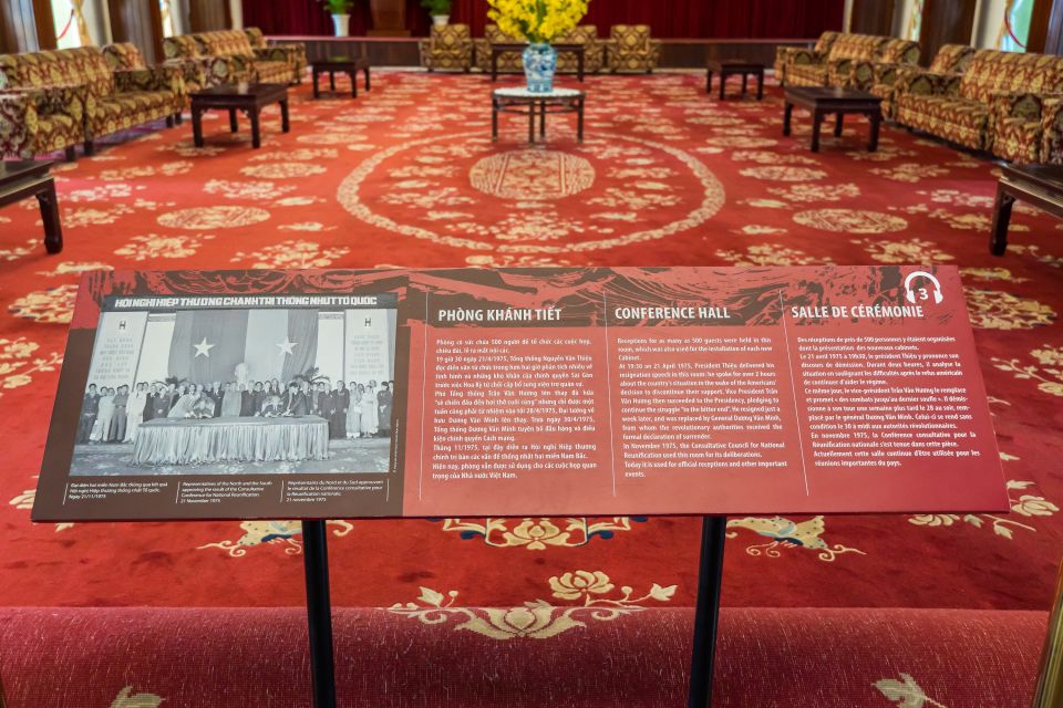 Ho Chi Minh: Customize Your HCMC Tour: English or German - Colonial and spiritual landmarks: cathedral, temple, and a monument
