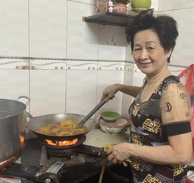 Ho Chi Minh: Local Cooking Class At Auntie's Home - The back-alley start: sights, smells, and real neighborhood energy