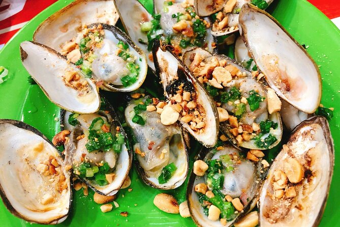 Ho Chi Minh Nightlife & Street Food Tour By Motorbike - Ho Thi Ky Flower Market: colorful pictures plus special street bites