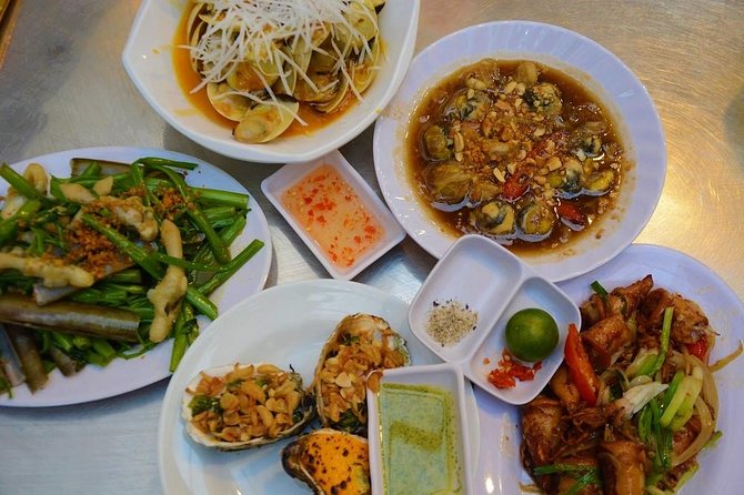 Ho Chi Minh Nightlife & Street Food Tour By Motorbike - Dinner details: what you actually get after the ride
