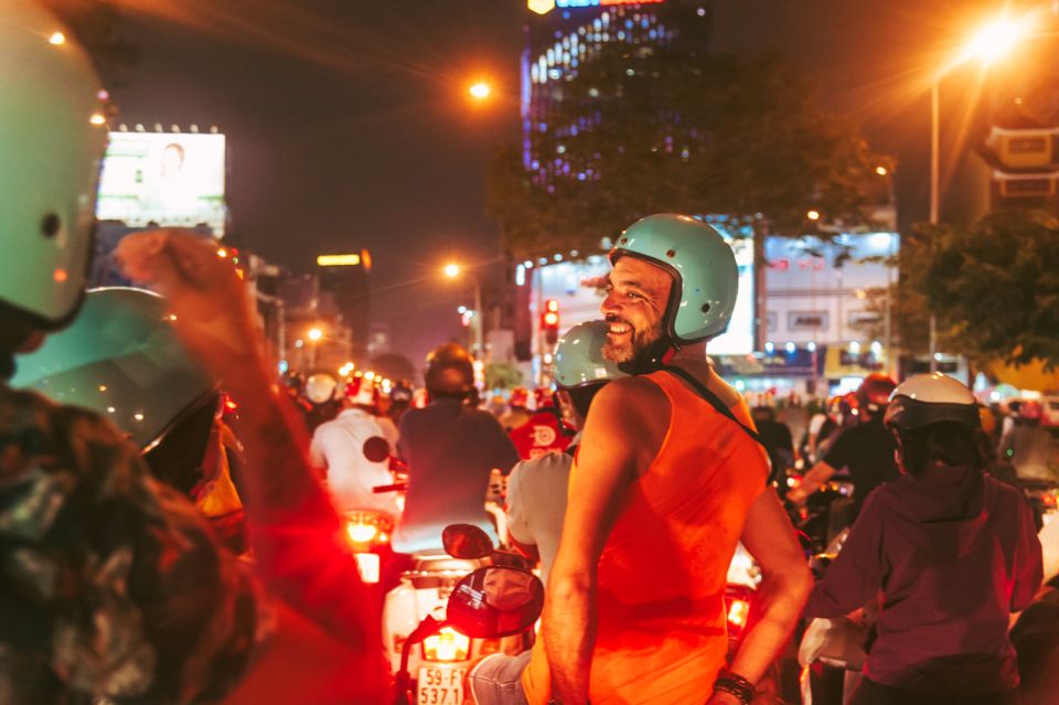 Ho Chi Minh: Private City Tour and Dinner Cruise with Buffet - Where you meet, where you end up, and timing reality