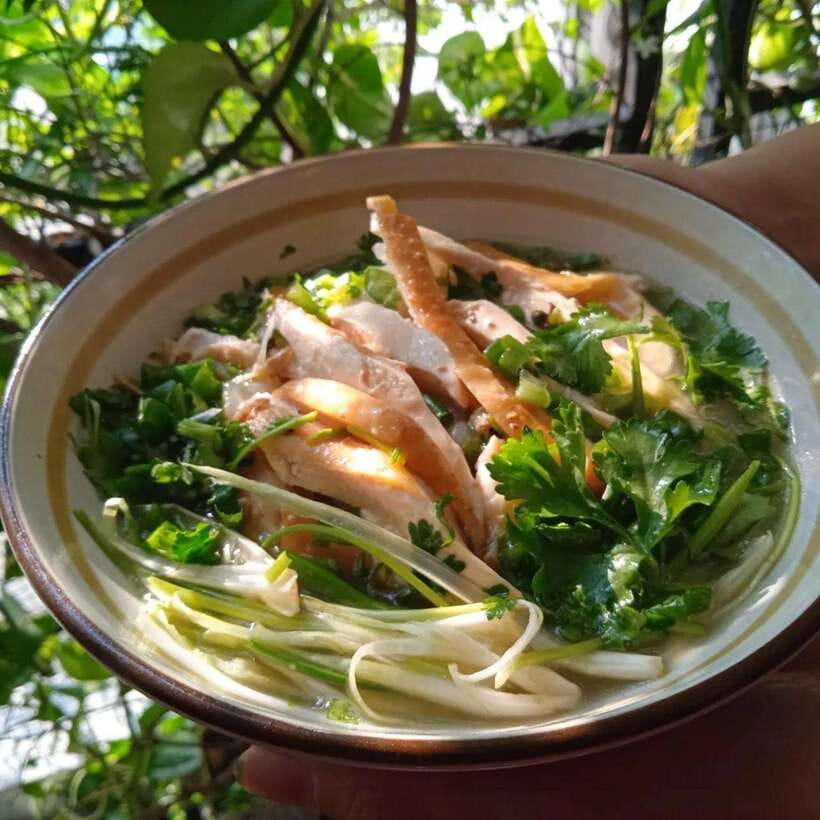 Ho Chi Minh: Tasty Vegan Food and local Beer by Motorbike - Practical Tips So You Have a Smooth Night