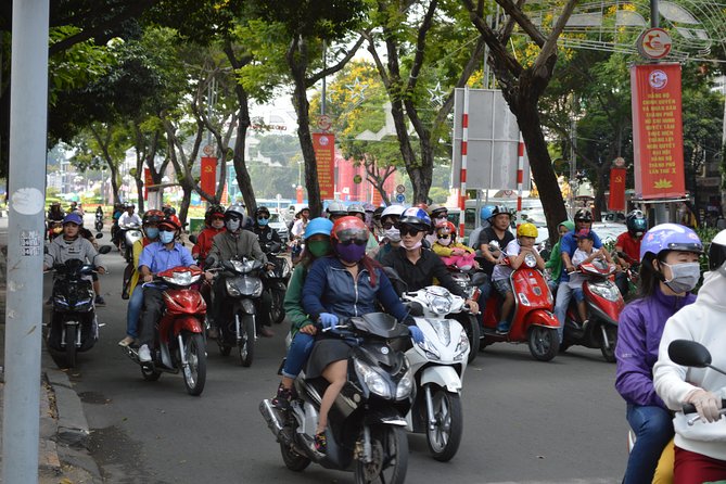 Individual Saigon city tour as a private tour - Where the day starts: Opera House to Ben Thanh Market