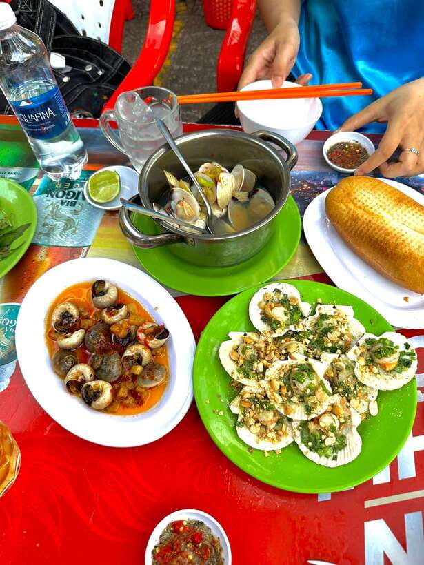 KISSTOUR | Motorbike Food Tour Female Drivers in Ho Chi Minh - How the ride feels: safety, speed, and “don’t panic” comfort