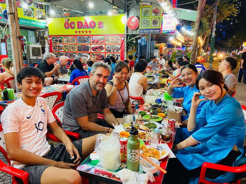 KISSTOUR | Motorbike Food Tour Female Drivers in Ho Chi Minh - The all-female guide experience: more than a theme