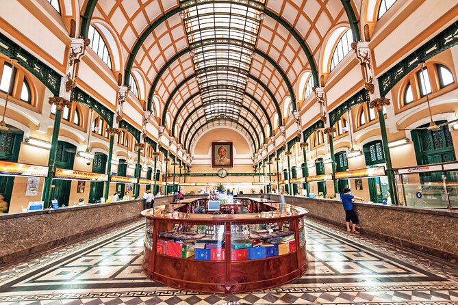 Layover Tour in Ho Chi Minh - Cho Lon and Ba Thien Hau Temple: Chinatown roots in 45 minutes