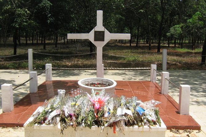 Long Tan Battlefield full day Private tour from Ho Chi Minh City - Lunch at a local restaurant: keep it simple and plan for travel heat