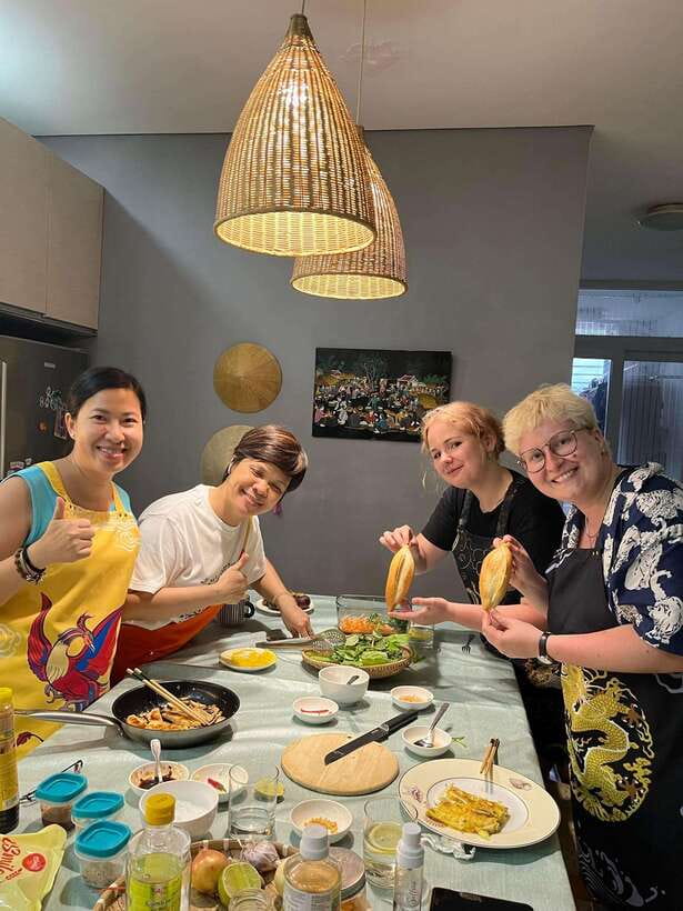 Mama Lan's Home Cooking Class with 30+ Years of Experience - What “step-by-step” really means in the kitchen